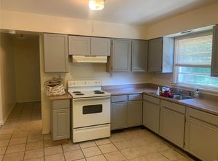 6628 Dunwold Dr, Saint Louis, MO 63134