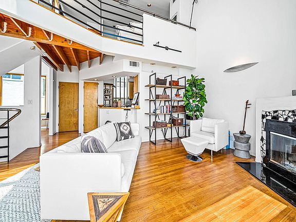 4th image of 1035 17th St APT 1