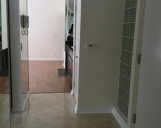 5th image of 1927 Glendon Ave APT 101