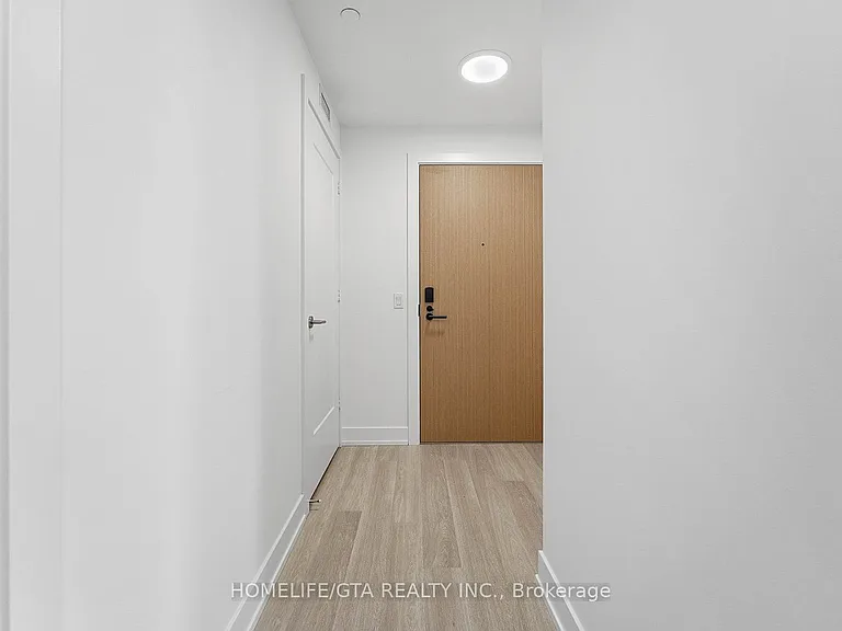 60 Central Park Dr #2413 — Photo 6
