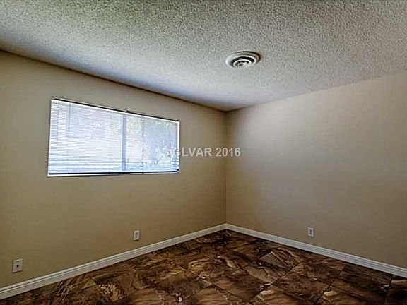 4th image of 524 Laketree Ct #524