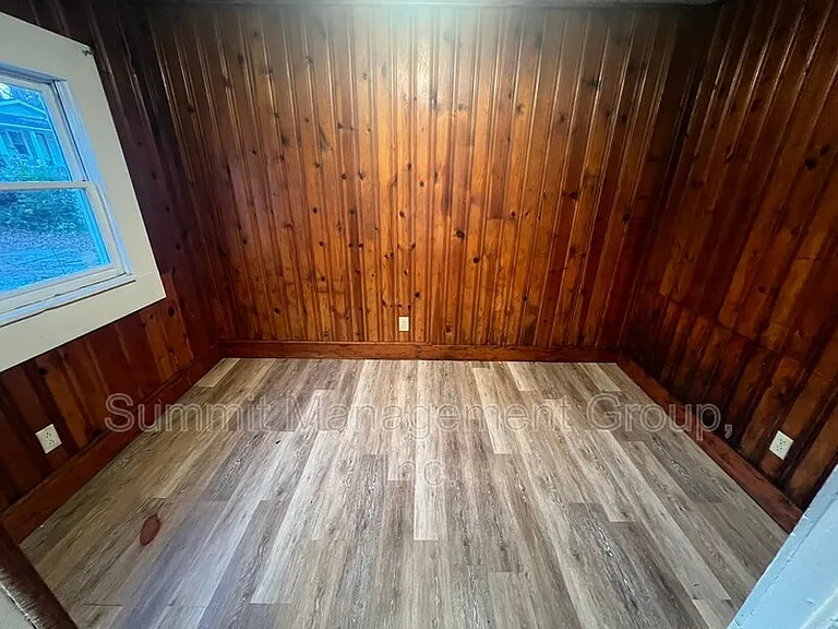 313 Ash St — Photo 5