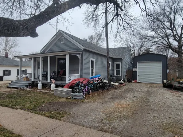 447 N 4th St, Tecumseh, NE 68450
