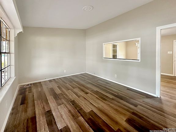 4th image of 6107 Frio Valley Dr