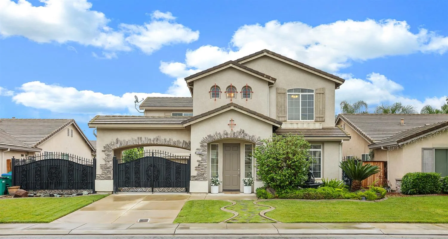 10640 Hidden Grove Cir photo 1