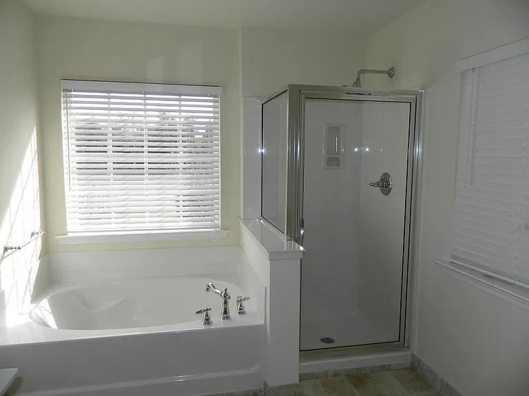 1027 Remington Oaks Cir — Photo 10