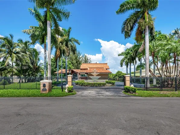 12425 SW 43rd St, Miami, FL 33175