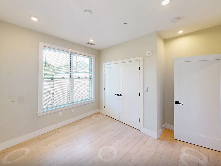 197 Green St #306 — Photo 11
