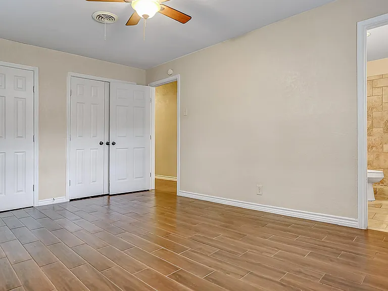 921 Holiday Dr — Photo 20