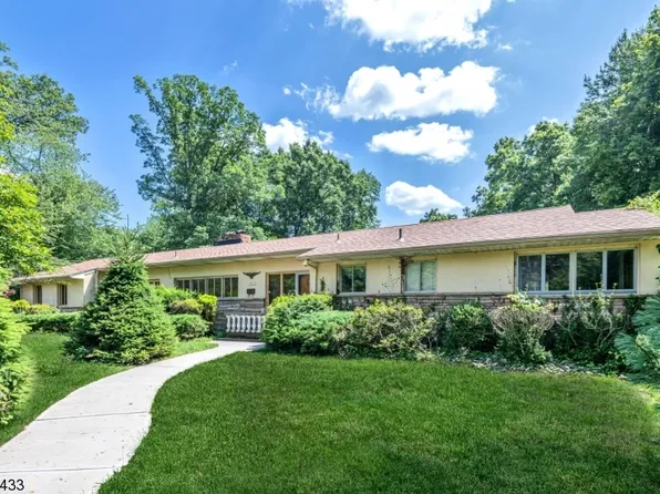 310 E Allendale Ave, Allendale Boro, NJ 07401