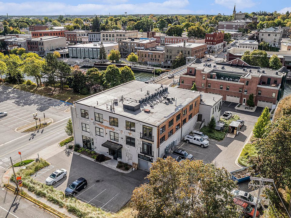 86 Washington St Manistee, MI Zillow