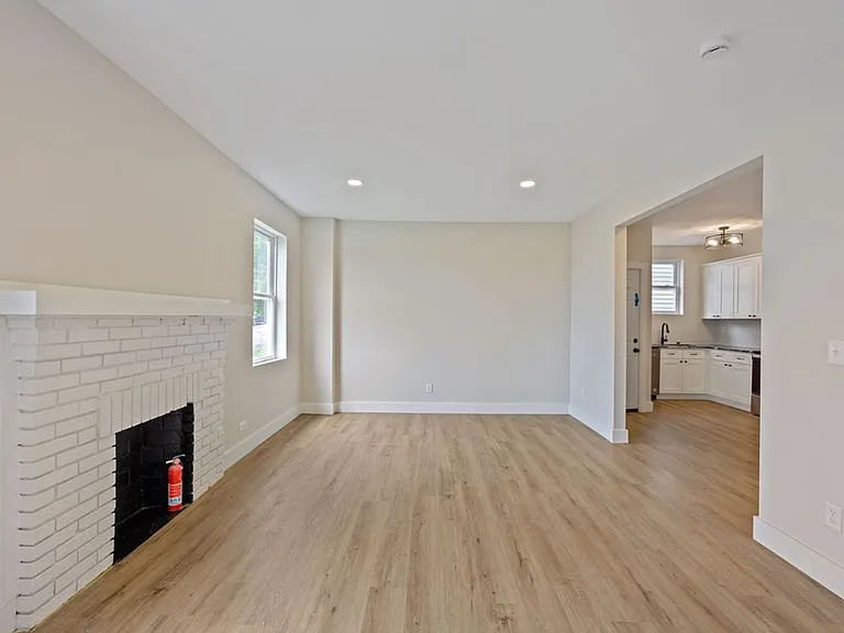 5006 Stewart Park — Photo 2