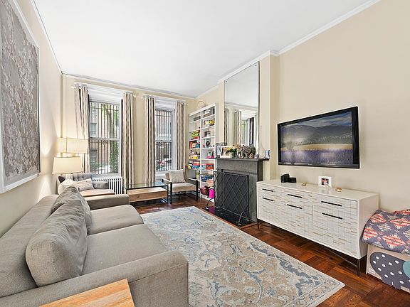 2nd image of 243 E 71st St APT 1