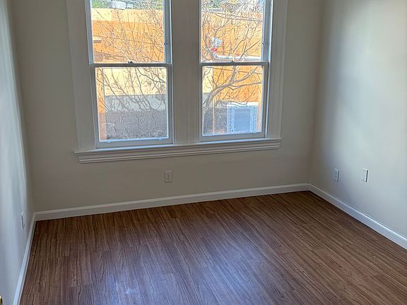 2nd image of 329 Linden St APT B