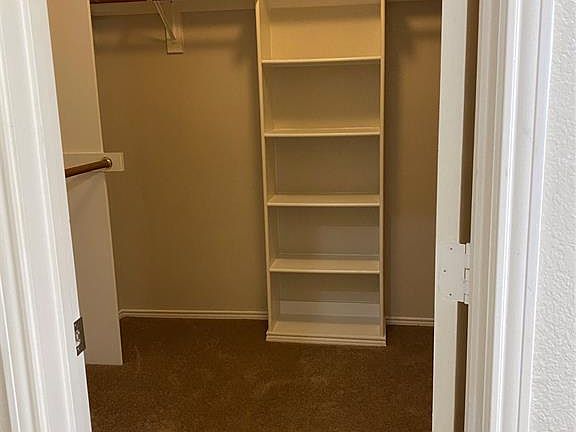 4th image of 533 S Fairbrook Ln