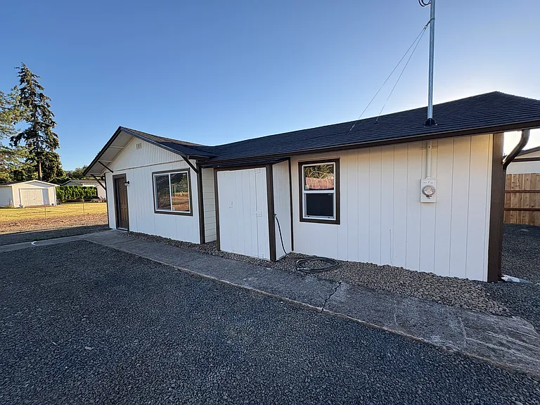 1462 Cascade Dr — Photo 1
