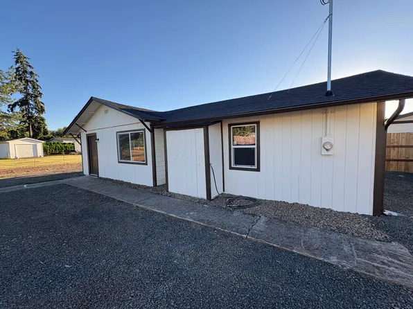 1462 Cascade Dr, Lebanon, OR 97355