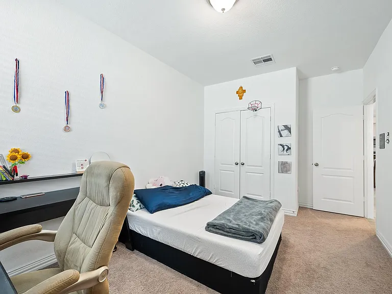 31243 Conover Dr — Photo 15