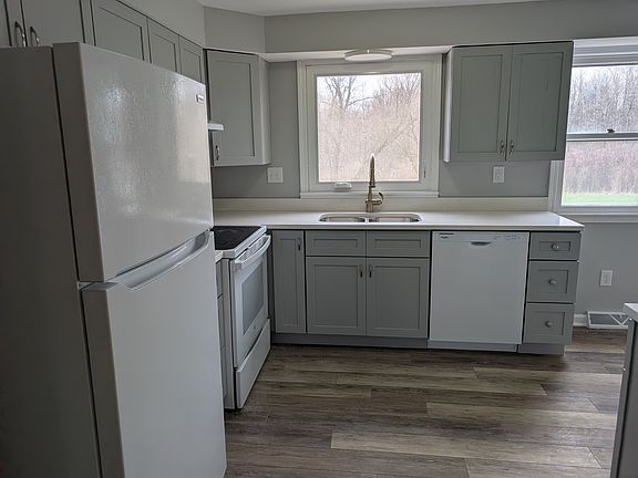 2nd image of 492 Pheasant Run #492