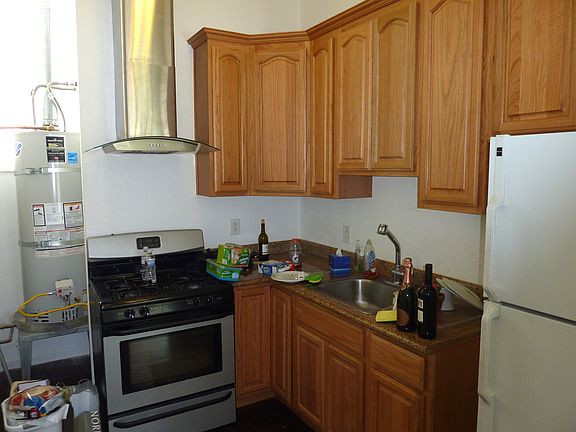 2nd image of 482 Linden St #B