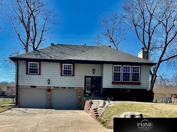 7204 Pine Dr, La Vista, NE 68128