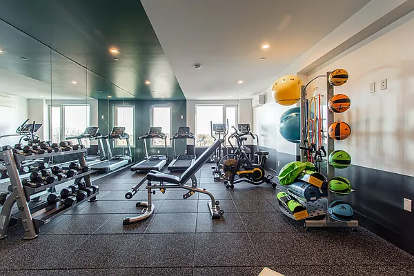 Rented by ERNY LLC | media 21