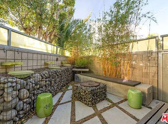 2nd image of 2100 Abbot Kinney Blvd Unit 6