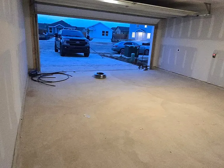 2 CAR GARAGE