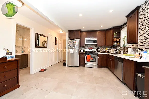 Rented by Spire Group | media 11