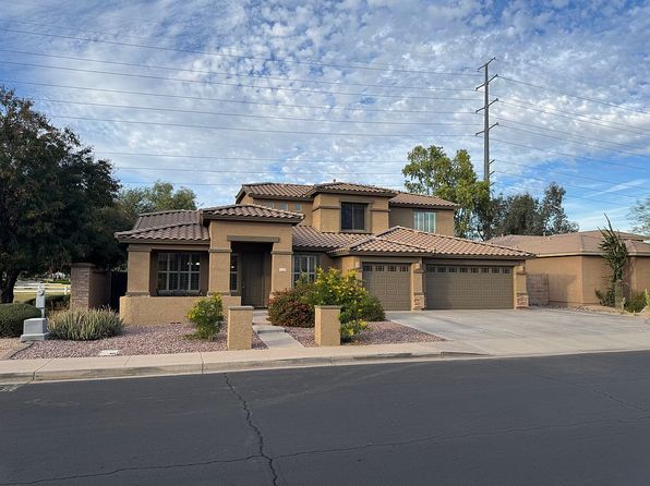 2700 E Yellowstone Pl