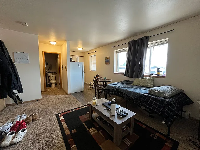 8420 W Greenfield Ave — Photo 4