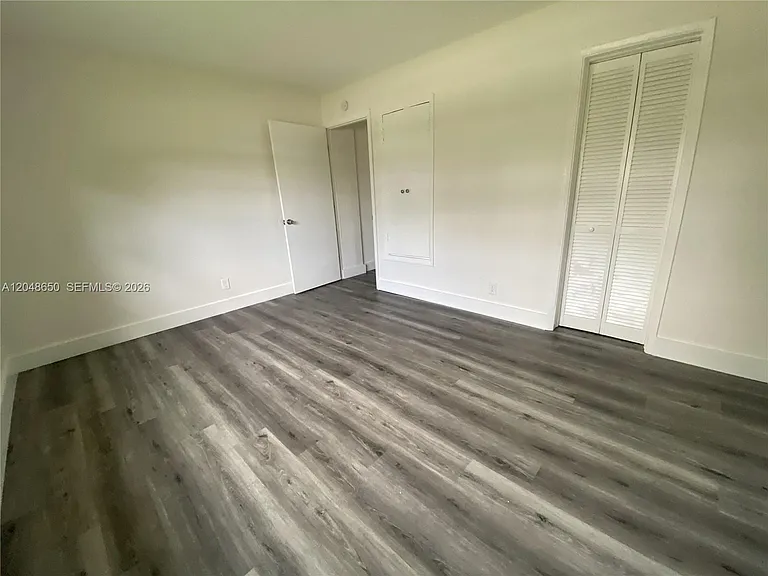380 SE 12th Ave #2 — Photo 13