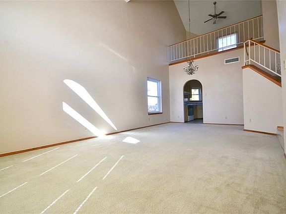3rd image of 4325 Loma De Luna Dr