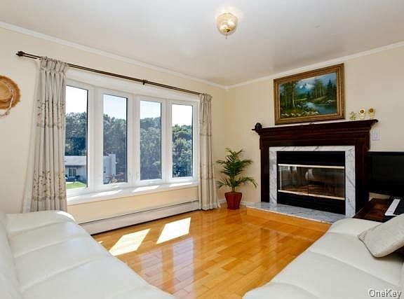 4th image of 20 Sabrina Ln