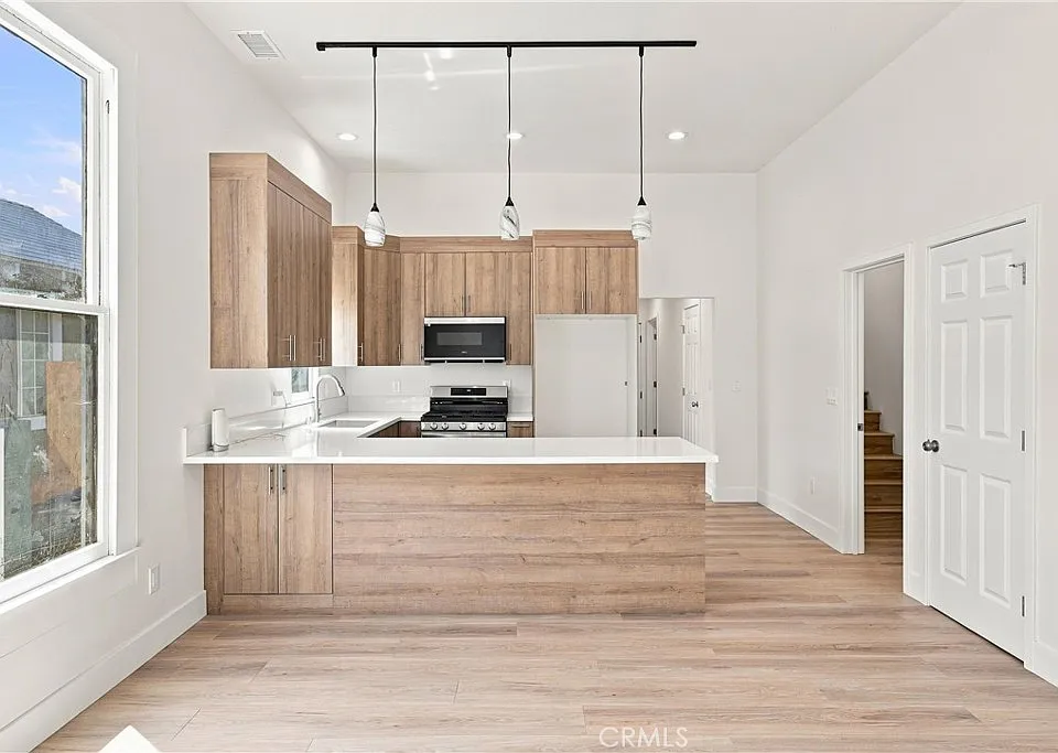 3410 W 27th St