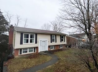 807 Creekvalley Rd, Middletown, KY 40243