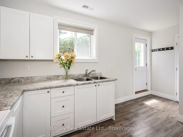 5 Algoma Dr — Photo 9