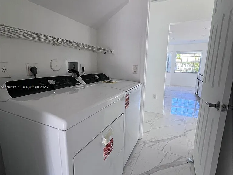109 Gables Blvd — Photo 20