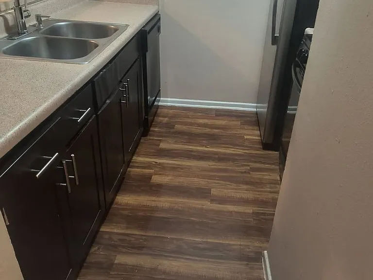 Robinson Manor Apartments — Photo 32