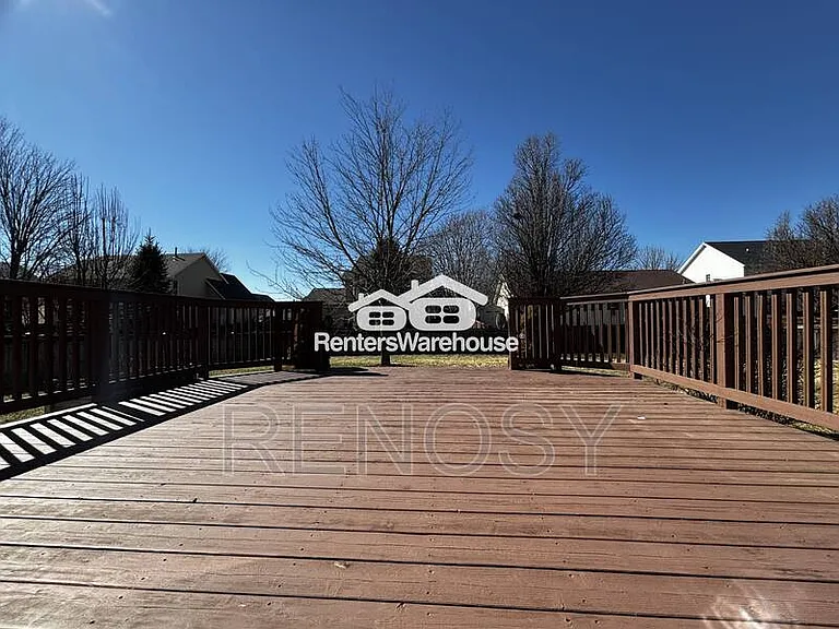330 NE Cardinal Ln — Photo 15