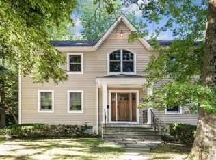 31 Wood Ave, Ardsley, NY 10502