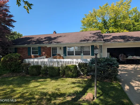 1762 Oak Dr, Fremont, OH 43420