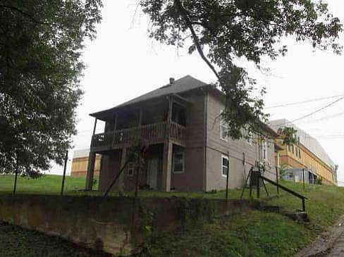 5th image of 425 S 6th St