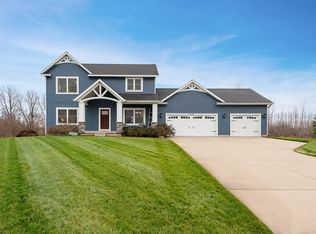 5622 Caribou Ct, Middleville, MI 49333