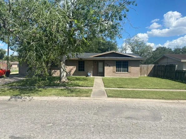 704 S 17th St, Kingsville, TX 78363