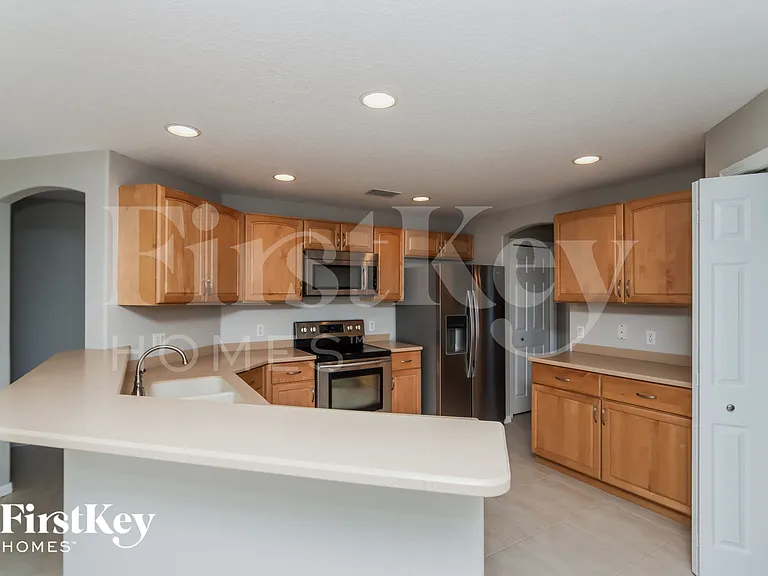 1347 Armory Dr NE — Photo 6