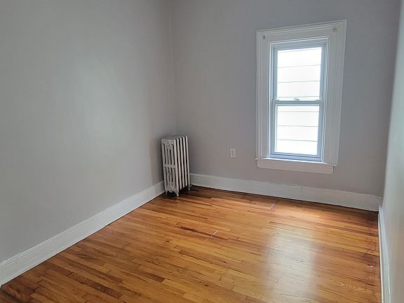 5th image of 11 Fairview Ave
