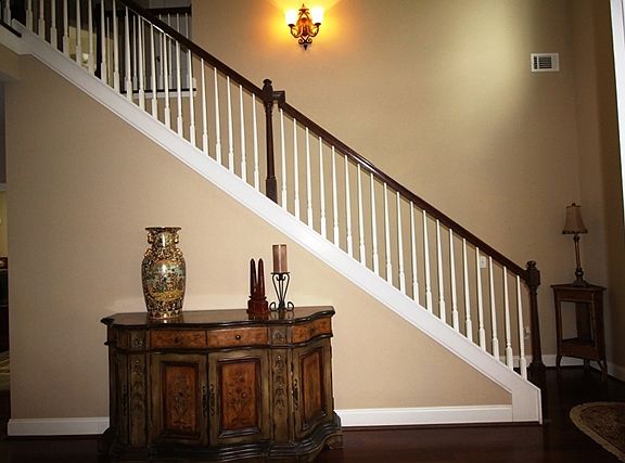 4th image of 1701 Southlake Dr