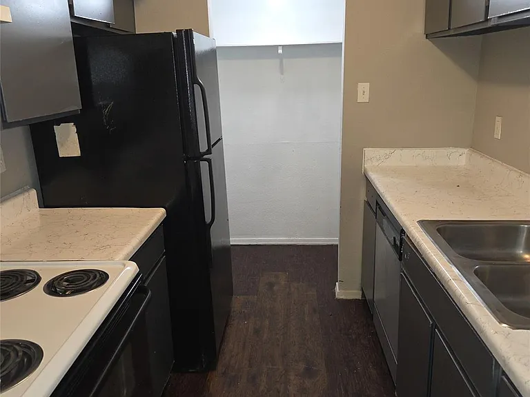 7200 T C Jester Blvd #1401 — Photo 3