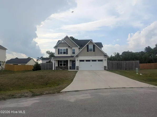 605 Coral Reef Court, Sneads Ferry, NC 28460
